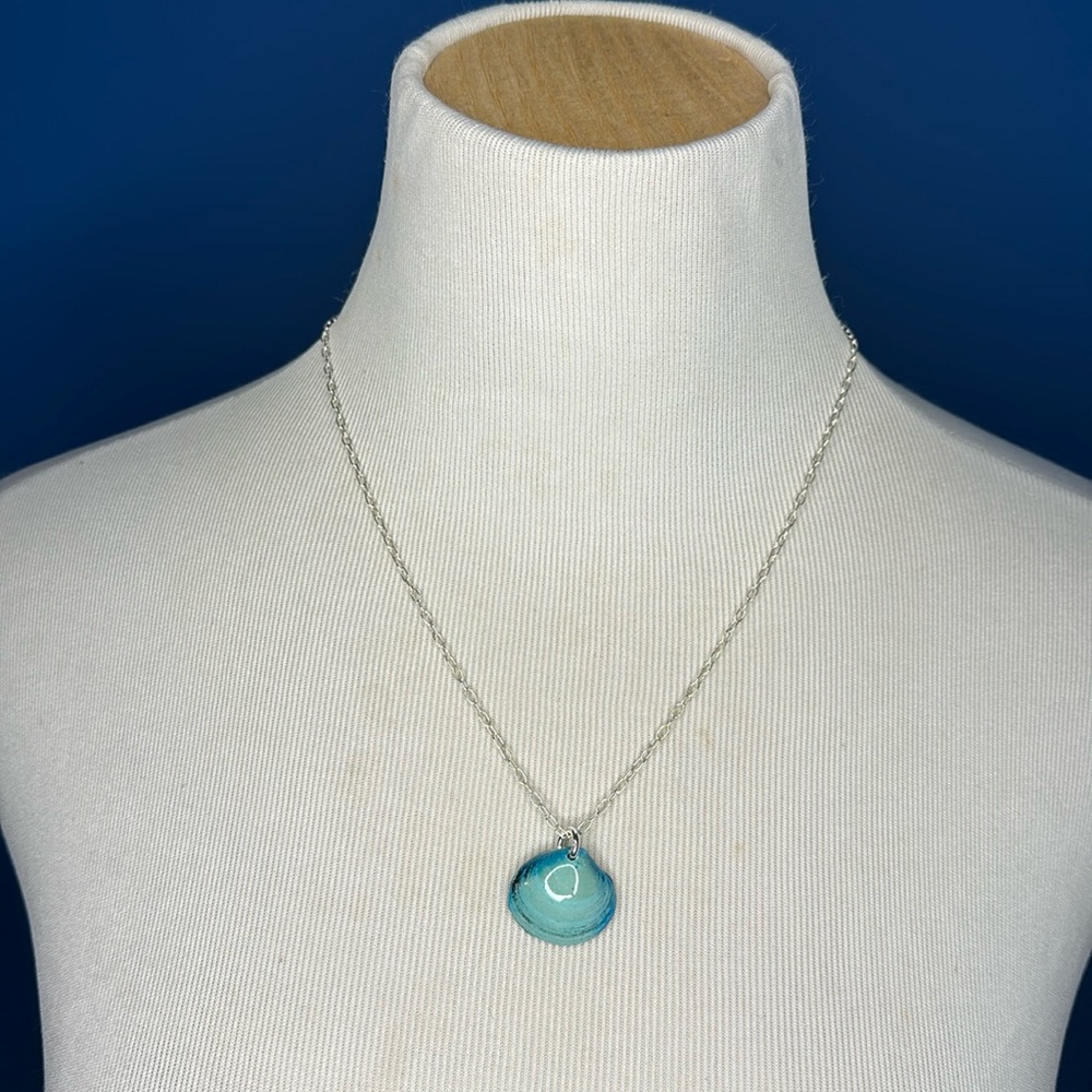 Clam shell necklace